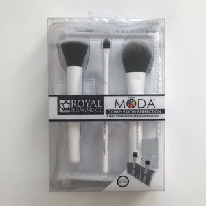 💥Sold: Makeup brush set (bundle 2 for deal)